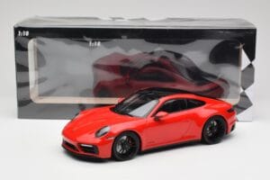 Porsche 911 992 Carrera 4 GTS Červený Minichamps 1:18 155063100 Kov – obrázok 6 z 6