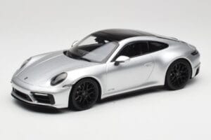 Porsche 911 992 Carrera 4 GTS Strieborný Minichamps 1:18 155063104 Kov