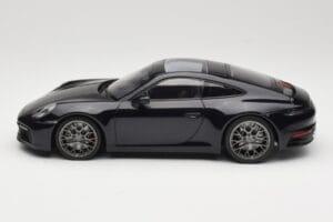 Porsche 911 992 Carrera 4S Blue Metallic Minichamps 1:18 155067321 Kov – obrázok 5 z 6