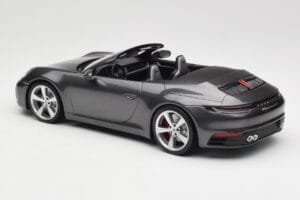 Porsche 911 992 Carrera 4S Kabriolet Agate Grey Metallic Minichamps 1:18 155067336 Kov – obrázok 5 z 6