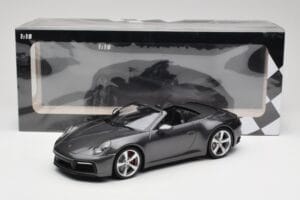 Porsche 911 992 Carrera 4S Kabriolet Agate Grey Metallic Minichamps 1:18 155067336 Kov – obrázok 6 z 6
