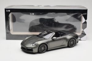 Porsche 911 992 Carrera 4S Kabriolet Mamba Green Metallic Minichamps 1:18 155067337 Kov – obrázok 6 z 6