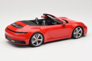Porsche 911 992 Carrera 4S Kabriolet Červený Minichamps 1:18 155067331 Kov – obrázok 2 z 6