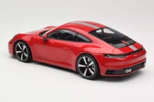 Porsche 911 992 Carrera 4S Carmine Red Minichamps 1:18 155067326 Kov – obrázok 5 z 6