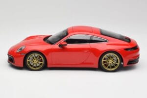 Porsche 911 992 Carrera 4S Guards Červený & Zlaté Kolesá Minichamps 1:18 153067328 Kov – obrázok 3 z 6