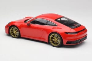 Porsche 911 992 Carrera 4S Guards Červený & Zlaté Kolesá Minichamps 1:18 153067328 Kov – obrázok 5 z 6