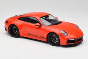 Porsche 911 992 Carrera 4S Lava Oranžový Minichamps 1:18 155067327 Kov – obrázok 4 z 6