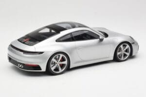 Porsche 911 992 Carrera 4S Strieborný Minichamps 1:18 155067322 Kov – obrázok 2 z 6