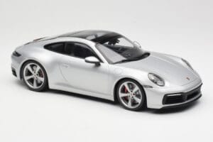 Porsche 911 992 Carrera 4S Strieborný Minichamps 1:18 155067322 Kov – obrázok 4 z 6