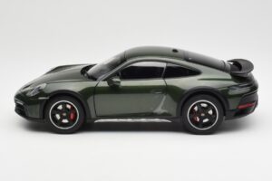 Porsche 911 992 Dakar Oak Zelený Metalická Norev 1:18 187241 Kov – obrázok 5 z 9