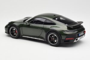 Porsche 911 992 Dakar Oak Zelený Metalická Norev 1:18 187241 Kov – obrázok 8 z 9