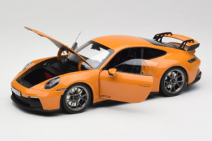 Porsche 911 992 GT3 Bahama Yellow Norev 1:18 187387 Kov – obrázok 2 z 8
