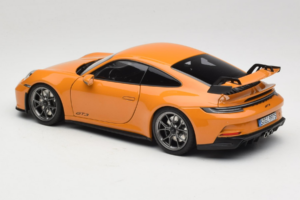 Porsche 911 992 GT3 Bahama Yellow Norev 1:18 187387 Kov – obrázok 7 z 8