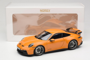 Porsche 911 992 GT3 Bahama Yellow Norev 1:18 187387 Kov – obrázok 8 z 8