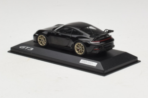 Porsche 911 992 GT3 Čierny So Zlatými Kolesami Minichamps 1:43 WAP0201520M007 Kov – obrázok 3 z 4