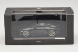 Porsche 911 992 GT3 Čierny So Zlatými Kolesami Minichamps 1:43 WAP0201520M007 Kov – obrázok 4 z 4