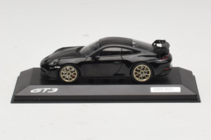 Porsche 911 992 GT3 Čierny So Zlatými Kolesami Minichamps 1:43 WAP0201520M007 Kov