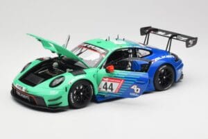 Porsche 911 992 GT3 R Falken #44 D. Eriksson / T. Heinemann 24 Hours of Nurburgring 2023 Minichamps 1:18 113236344 Kov – obrázok 2 z 8