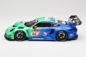 Porsche 911 992 GT3 R Falken #44 D. Eriksson / T. Heinemann 24 Hours of Nurburgring 2023 Minichamps 1:18 113236344 Kov – obrázok 4 z 8
