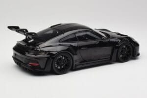 Porsche 911 992 GT3 RS Čierny & Čierne Kolesá Concept Minichamps 1:18 911992003 Kov – obrázok 3 z 8