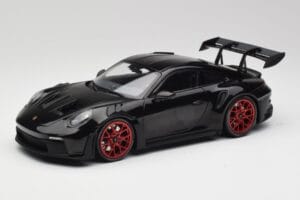 Porsche 911 992 GT3 RS Čierny & Červené Kolesá & Čierny Dekor Minichamps 1:18 153062240 Kov