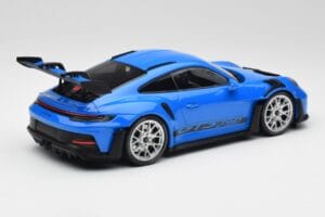 Porsche 911 992 GT3 RS Modrý & Strieborné Kolesá & Čierny Dekor Minichamps 1:18 153062234 Kov – obrázok 2 z 6