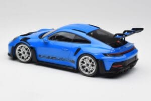 Porsche 911 992 GT3 RS Modrý & Strieborné Kolesá & Čierny Dekor Minichamps 1:18 153062234 Kov – obrázok 5 z 6