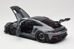 Porsche 911 992 GT3 RS Crayon Weissach Package & Black Wheels Minichamps 1:18 110062024 Kov – obrázok 5 z 8