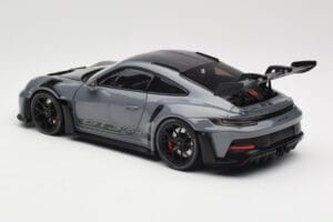 Porsche 911 992 GT3 RS Crayon Weissach Package & Black Wheels Minichamps 1:18 110062024 Kov – obrázok 7 z 8
