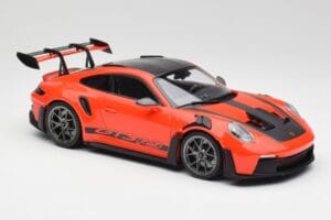 Porsche 911 992 GT3 RS Guards Oranžový & Strieborné Kolesá Minichamps 1:18 911992002 Kov – obrázok 4 z 6