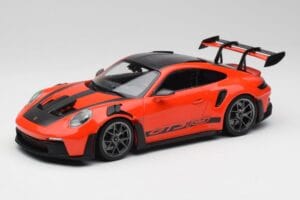 Porsche 911 992 GT3 RS Guards Oranžový & Strieborné Kolesá Minichamps 1:18 911992002 Kov