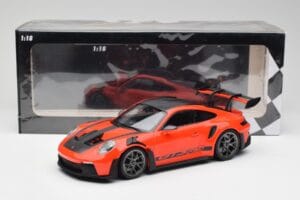 Porsche 911 992 GT3 RS Guards Oranžový & Strieborné Kolesá Minichamps 1:18 911992002 Kov – obrázok 6 z 6