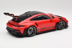 Porsche 911 992 GT3 RS Guards Červený & Strieborné Kolesá Weissach Package Minichamps 1:18 153062246 Kov – obrázok 2 z 6