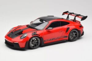 Porsche 911 992 GT3 RS Guards Červený & Strieborné Kolesá Weissach Package Minichamps 1:18 153062246 Kov