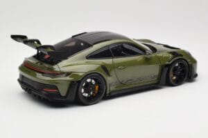 Porsche 911 992 GT3 RS Nato Olive & Black Wheels Minichamps 1:18 110062027 Kov – obrázok 3 z 8