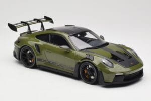 Porsche 911 992 GT3 RS Nato Olive & Black Wheels Minichamps 1:18 110062027 Kov – obrázok 6 z 8