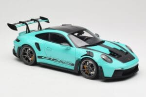 Porsche 911 992 GT3 RS Python Green & Dark Silver Wheels Minichamps 1:18 110062026 Kov – obrázok 6 z 8