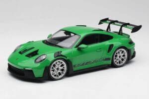 Porsche 911 992 GT3 RS Python Zelený & Strieborné Kolesá & Čierny Dekor Minichamps 1:18 153062235 Kov