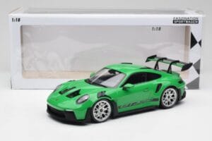 Porsche 911 992 GT3 RS Python Zelený & Strieborné Kolesá & Čierny Dekor Minichamps 1:18 153062235 Kov – obrázok 6 z 6
