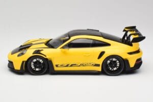 Porsche 911 992 GT3 RS Racing Žltý & Čierne Kolesá Minichamps 1:18 153062245 Kov – obrázok 3 z 6