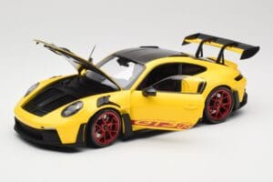 Porsche 911 992 GT3 RS Racing Yellow Weissach Package & Red Wheels Minichamps 1:18 110062025 Kov – obrázok 2 z 8