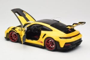 Porsche 911 992 GT3 RS Racing Yellow Weissach Package & Red Wheels Minichamps 1:18 110062025 Kov – obrázok 5 z 8
