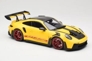 Porsche 911 992 GT3 RS Racing Yellow Weissach Package & Red Wheels Minichamps 1:18 110062025 Kov – obrázok 6 z 8