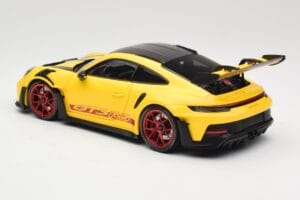 Porsche 911 992 GT3 RS Racing Yellow Weissach Package & Red Wheels Minichamps 1:18 110062025 Kov – obrázok 7 z 8
