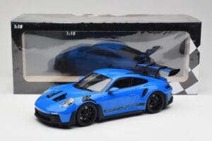 Porsche 911 992 GT3 RS Shark Modrý & Čierne Kolesá Minichamps 1:18 153062233 Kov – obrázok 6 z 6