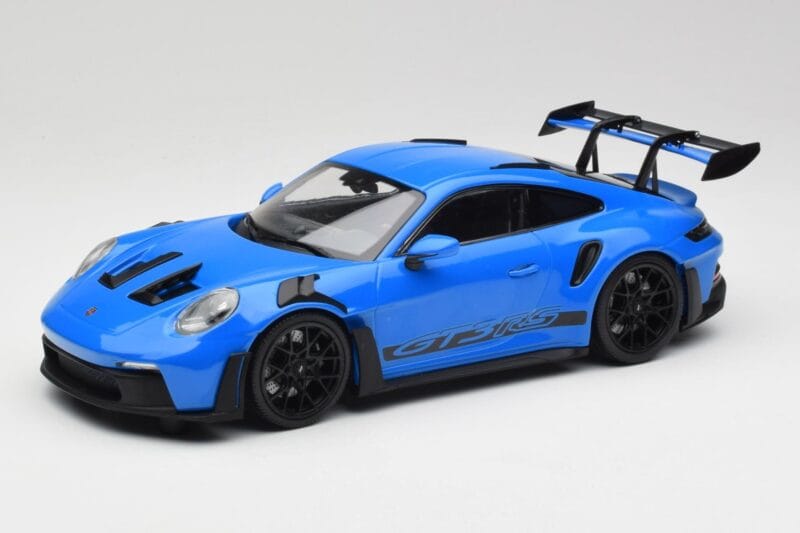 Porsche 911 992 GT3 RS Shark Modrý & Čierne Kolesá Minichamps 1:18 153062233 Kov