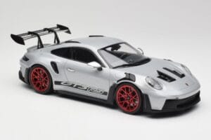 Porsche 911 992 GT3 RS Strieborný & Červené Kolesá Minichamps 1:18 153062241 Kov – obrázok 4 z 6