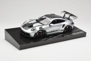 Porsche 911 992 GT3 RS Strieborný Weissach Package Minichamps 1:18 110062020 Kov – obrázok 2 z 8
