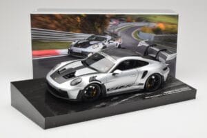 Porsche 911 992 GT3 RS Strieborný Weissach Package Minichamps 1:18 110062020 Kov – obrázok 8 z 8