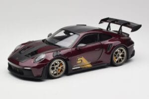 Porsche 911 992 GT3 RS Ultraviolet & Strieborné Kolesá Minichamps 1:18 110062029 Kov
